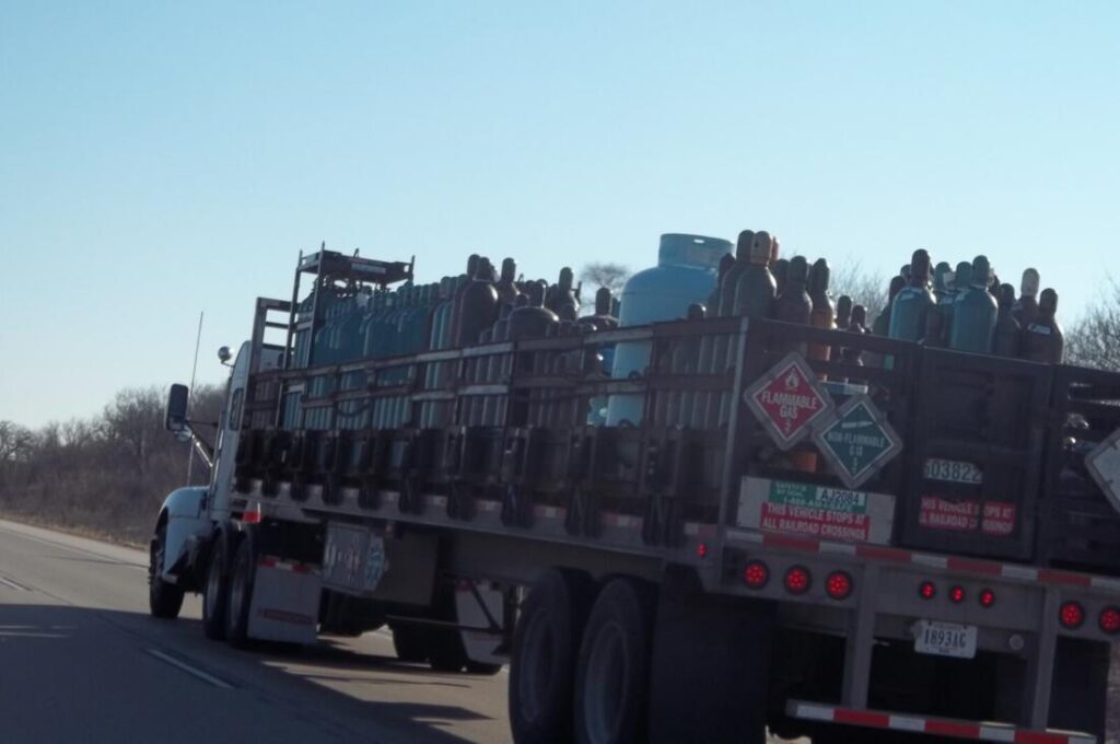 Flammable Gas and Non-Flammable Gas placards on a truck
